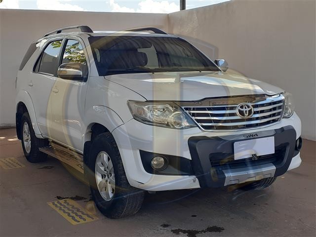 TOYOTA HILUX SW4 4X2 SR 2015 ok